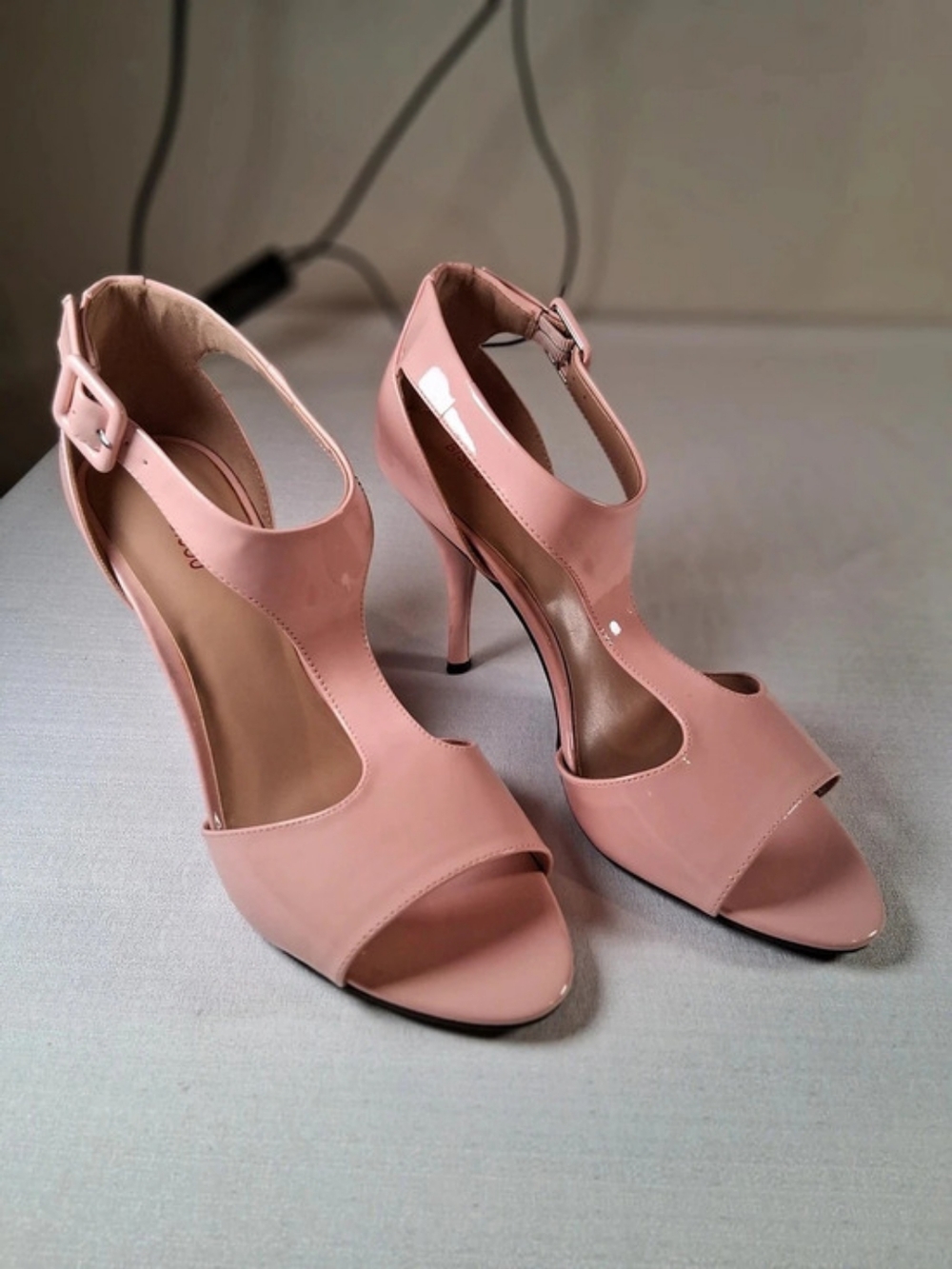 sku162 Bisou Patent Leather Heels in Pink US 10M
